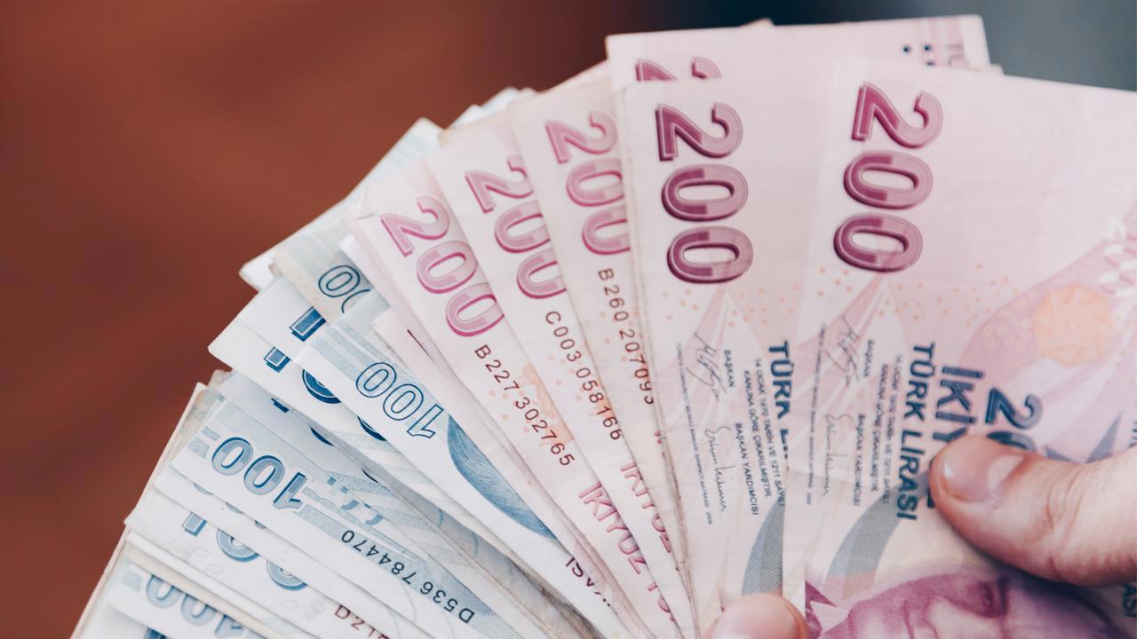 Memur ve emeklisinin zam oranları açıklandı.