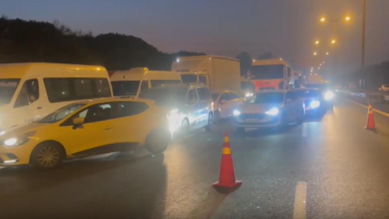 TEM Otoyolu'nda Tanker Kamyon Kaza Yaptı