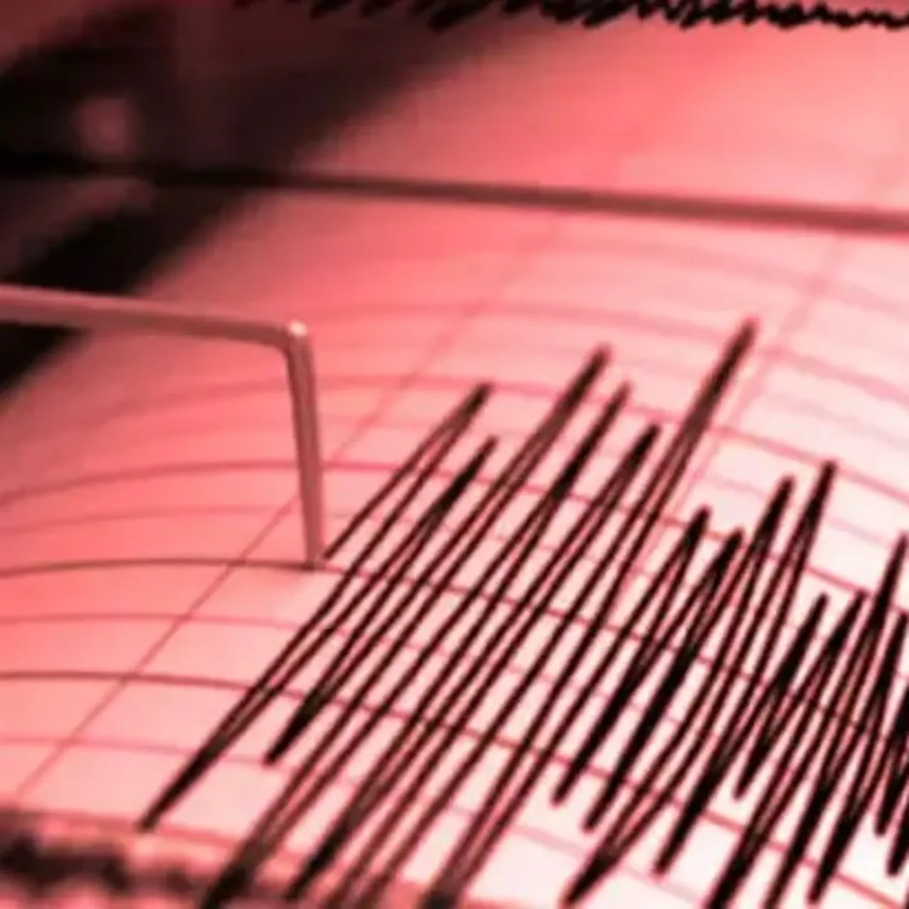 Şırnak'ta Deprem: Halk Panik İçinde Sokağa Döküldü