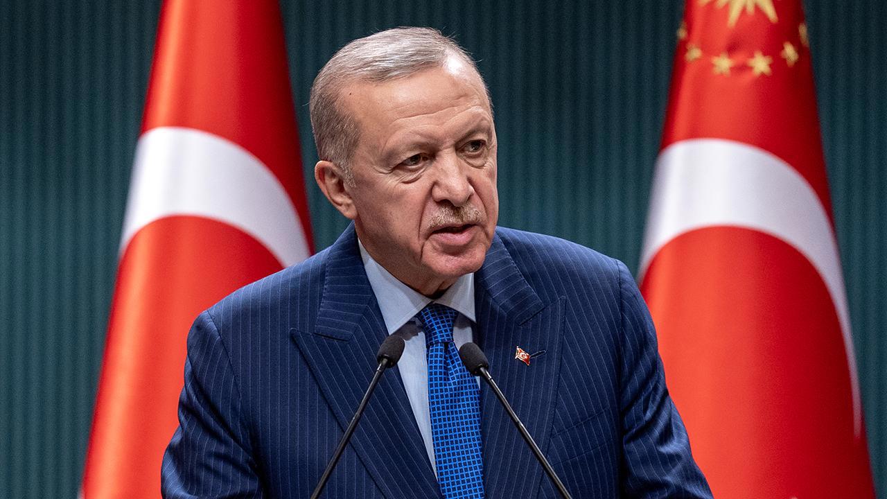 Erdoğan: Türkiye, çağı liderlik ederek hedeflerine emin adımlarla ilerliyor