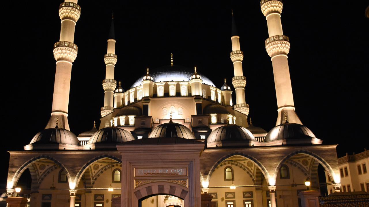 Üç ayların başlangıcı: Regaip Kandili yaklaşıyor