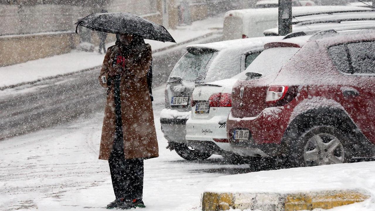 İstanbul'da Hava Soğuyor, Kar ve Yağmur Bekleniyor