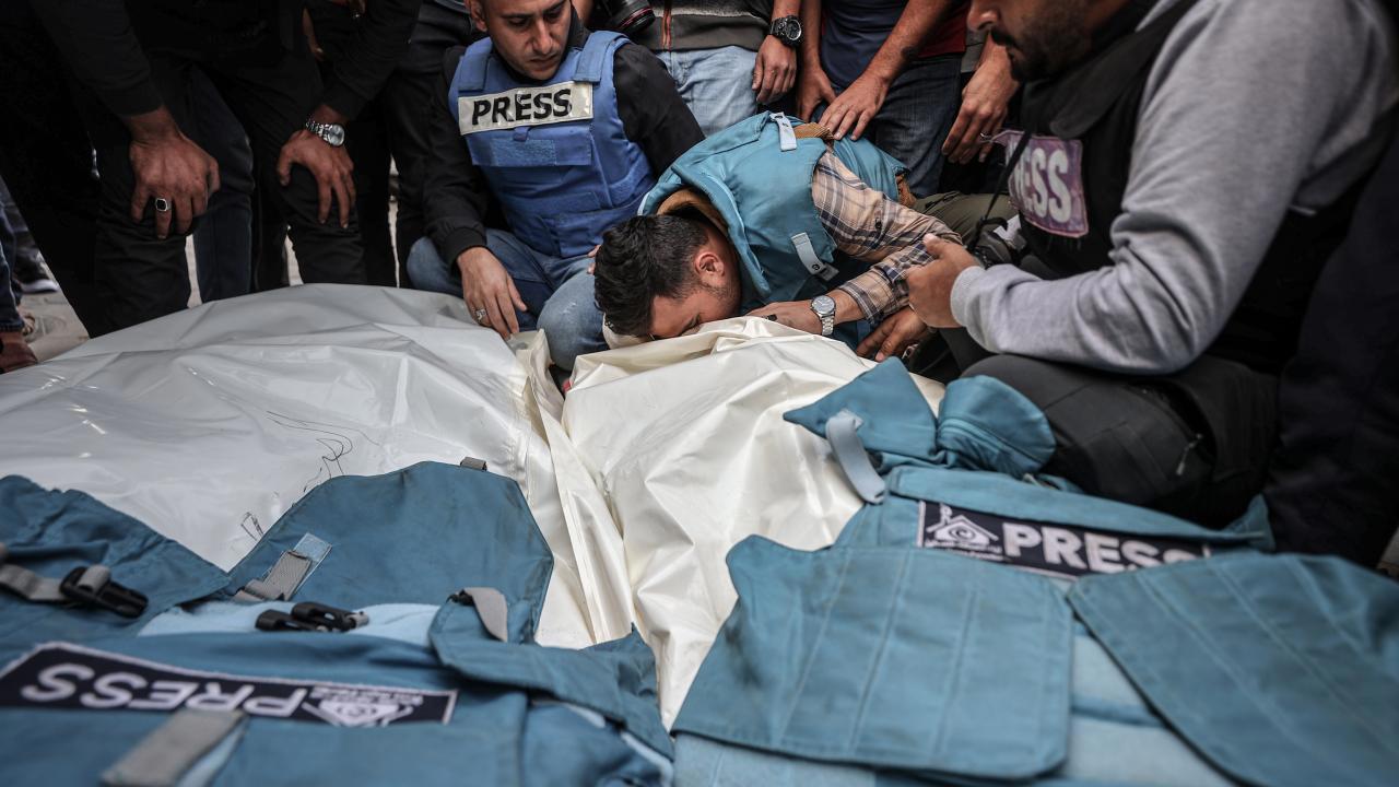 Katil İsrail Gazetecileri Hedef Almaya Devam Ediyor