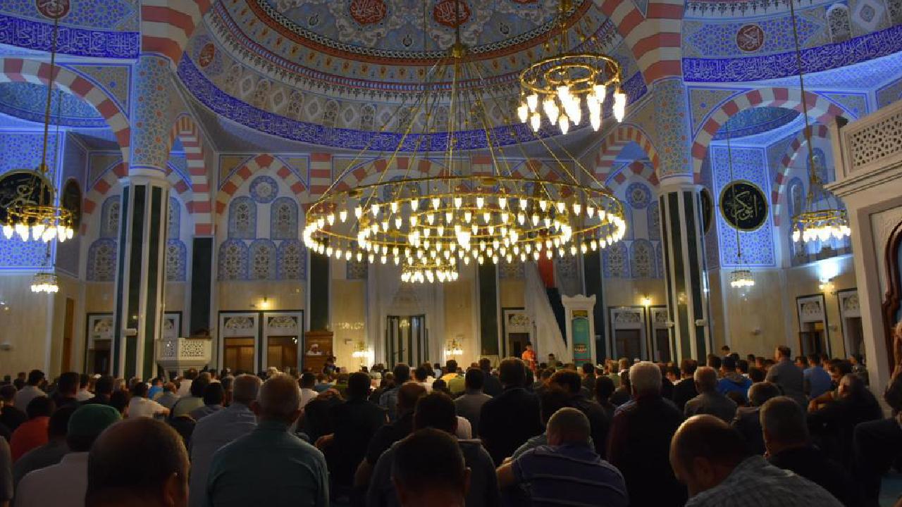 Regaib Kandili İçin Özel Programlar Hazırlandı